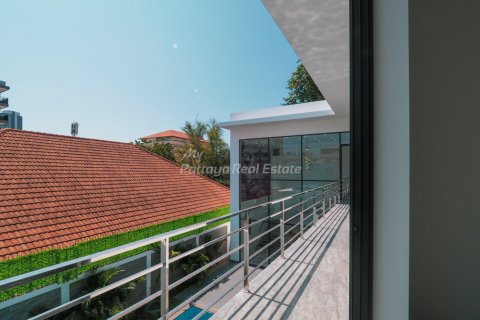 Casa de 6 dormitorios en Bang Lamung, Tailandia № 85373 - foto 13
