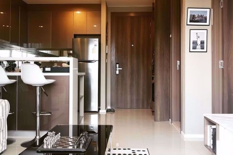 Condominio de 1 dormitorio en Bang Kho Laem, Bangkok, Tailandia № 76801 - foto 2