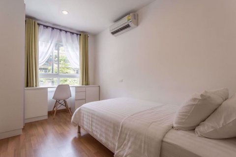 Condominio de 2 dormitorios en Khlong Toei, Bangkok, Tailandia № 76805 - foto 17