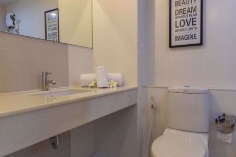 Condominio de 2 dormitorios en Khlong Toei, Bangkok, Tailandia № 76805 - foto 12