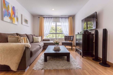 Condominio de 2 dormitorios en Khlong Toei, Bangkok, Tailandia № 76805 - foto 2