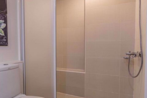 Condominio de 2 dormitorios en Khlong Toei, Bangkok, Tailandia № 76805 - foto 25