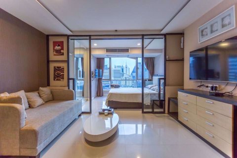 Studio in the Condo in Watthana, Bangkok, Thailand  № 76804