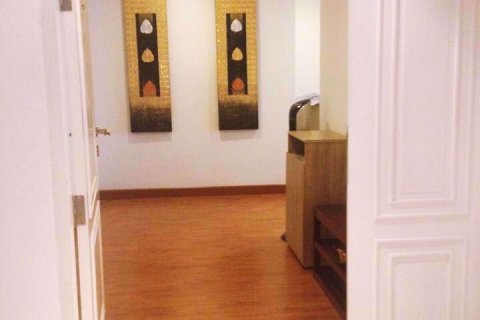 Condominio de 2 dormitorios en Chatuchak, Bangkok, Tailandia № 76802 - foto 3