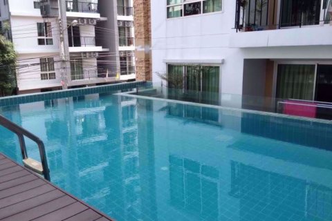 Condominio de 2 dormitorios en Chatuchak, Bangkok, Tailandia № 76802 - foto 15