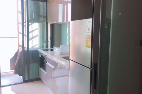 Condominio de 1 dormitorio en Khlong Toei, Bangkok, Tailandia № 76991 - foto 5