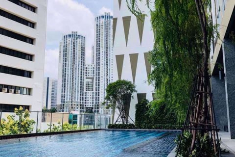 Condominio de 2 dormitorios en Huai Khwang, Bangkok, Tailandia № 76993 - foto 8