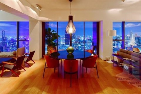 คอนโดมิเนียมในสาทร, กรุงเทพฯ, ประเทศไทย, 2 ห้องนอน № 132242 - รูปถ่าย 2