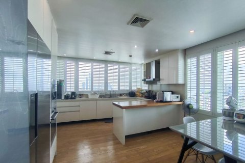Condominio de 5 dormitorios en Watthana, Bangkok, Tailandia № 132245 - foto 13