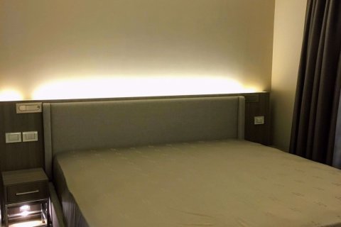 Condominio de 1 dormitorio en Khlong Toei, Bangkok, Tailandia № 76110 - foto 5