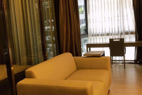 Condominio de 1 dormitorio en Khlong Toei, Bangkok, Tailandia № 76110