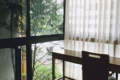 Condominio de 1 dormitorio en Khlong Toei, Bangkok, Tailandia № 76110 - foto 2