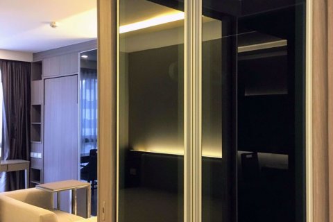 Condominio de 1 dormitorio en Khlong Toei, Bangkok, Tailandia № 76110 - foto 7
