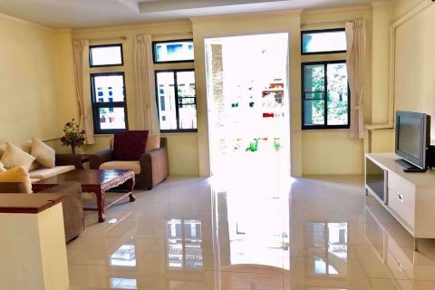 Casa de 3 dormitorios en Watthana, Bangkok, Tailandia № 76113 - foto 3