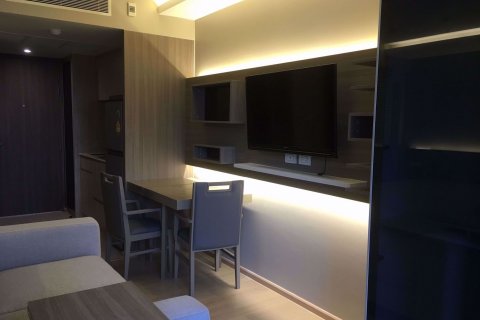 Condominio de 1 dormitorio en Khlong Toei, Bangkok, Tailandia № 76109 - foto 4