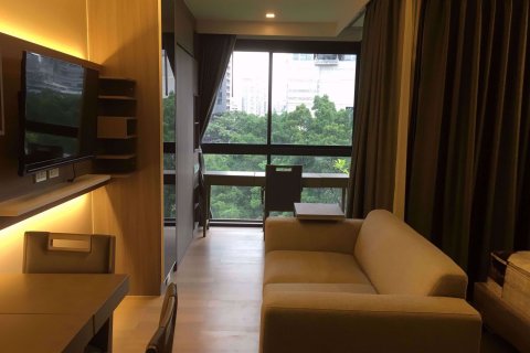 Condominio de 1 dormitorio en Khlong Toei, Bangkok, Tailandia № 76109