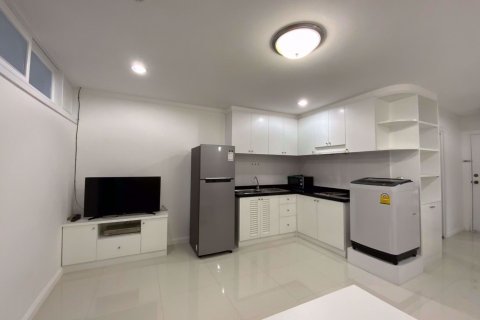 Condo in Watthana, Bangkok, Thailand, 1 bedroom № 76115 - photo 2