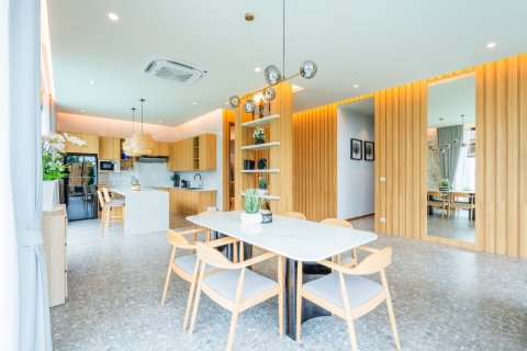 Chalet de 4 dormitorios en Bang Tao, Tailandia № 74272 - foto 9
