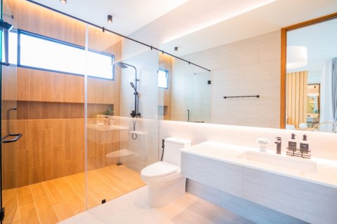 Chalet de 4 dormitorios en Bang Tao, Tailandia № 74272 - foto 2