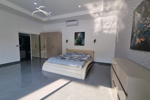 Casa de 6 dormitorios en Pattaya, Tailandia № 99457 - foto 19