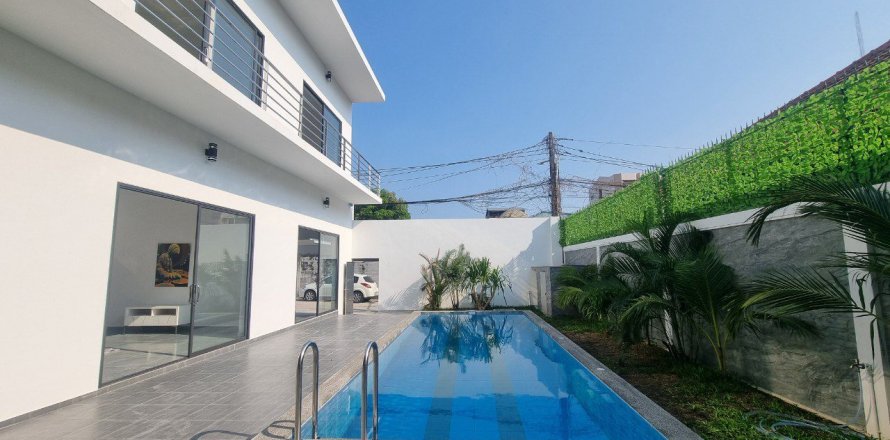 Casa de 6 dormitorios en Pattaya, Tailandia № 99457