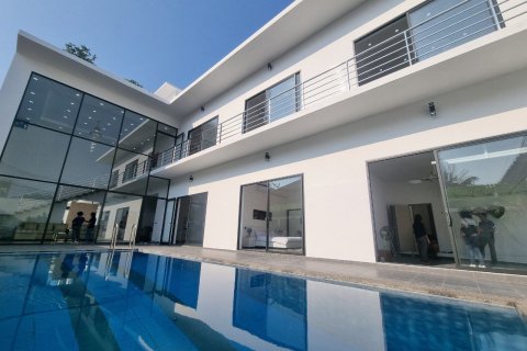 Casa de 6 dormitorios en Pattaya, Tailandia № 99457 - foto 3