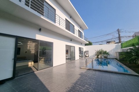 Casa de 6 dormitorios en Pattaya, Tailandia № 99457 - foto 5