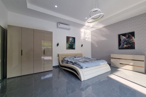 Casa de 6 dormitorios en Pattaya, Tailandia № 99457 - foto 21