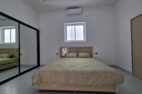 Casa de 6 dormitorios en Pattaya, Tailandia № 99457 - foto 15