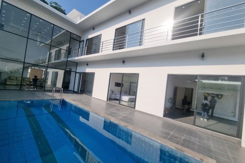 Casa de 6 dormitorios en Pattaya, Tailandia № 99457 - foto 4
