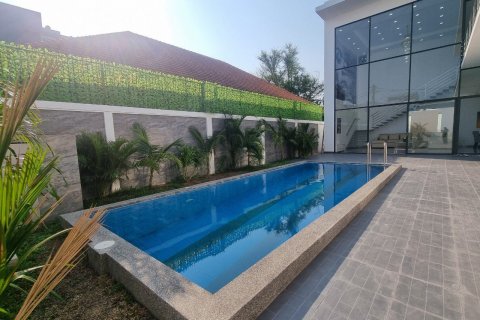 Casa de 6 dormitorios en Pattaya, Tailandia № 99457 - foto 6