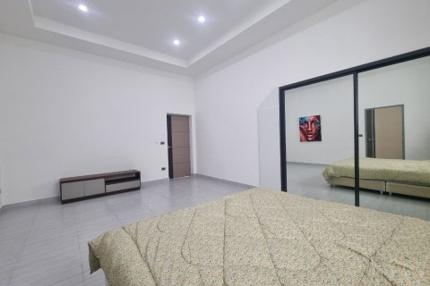 Casa de 6 dormitorios en Pattaya, Tailandia № 99457 - foto 16