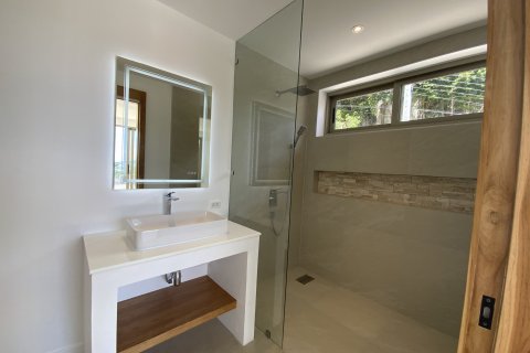 Casa de 3 dormitorios en Ko Samui, Tailandia № 124775 - foto 13