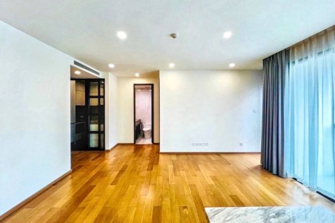 Condominio de 3 dormitorios en Khlong Toei, Bangkok, Tailandia № 124776 - foto 4