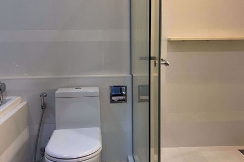 Condominio de 2 dormitorios en Khlong Toei, Bangkok, Tailandia № 76195 - foto 14