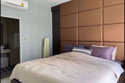 Condominio de 2 dormitorios en Wang Thonglang, Bangkok, Tailandia № 76190 - foto 7