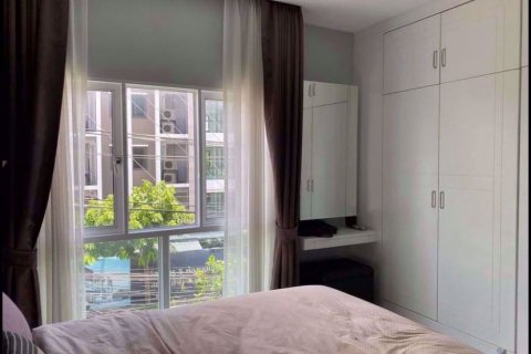 Condominio de 2 dormitorios en Wang Thonglang, Bangkok, Tailandia № 76190 - foto 8