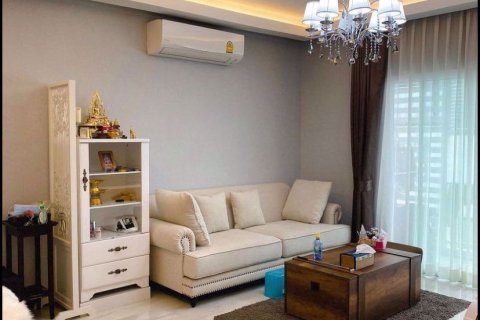Condo à Wang Thonglang, Bangkok, Thaïlande, 2 chambres  № 76190