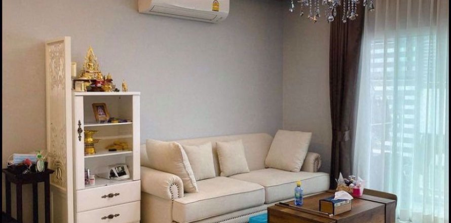 Condominio de 2 dormitorios en Wang Thonglang, Bangkok, Tailandia № 76190