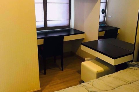 Condo à Khlong Toei, Bangkok, Thaïlande, 1 chambre  № 77146 - photo 4