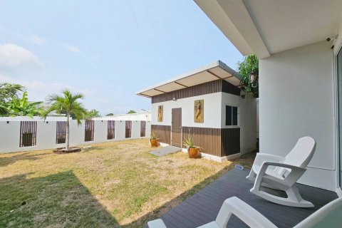 Casa de 3 dormitorios en Bang Lamung, Tailandia № 130099 - foto 3