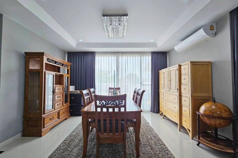 Casa de 3 dormitorios en Bang Lamung, Tailandia № 130099 - foto 19