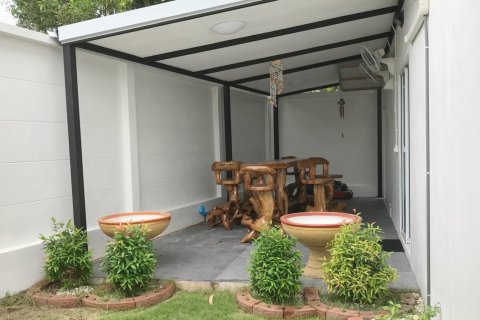 Casa de 3 dormitorios en Bang Lamung, Tailandia № 130099 - foto 5