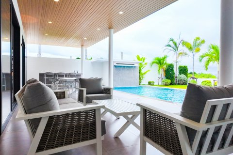 Casa de 3 dormitorios en Pattaya, Tailandia № 130100 - foto 4
