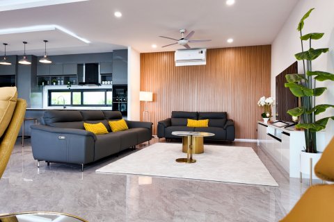 Casa de 3 dormitorios en Pattaya, Tailandia № 130100 - foto 10
