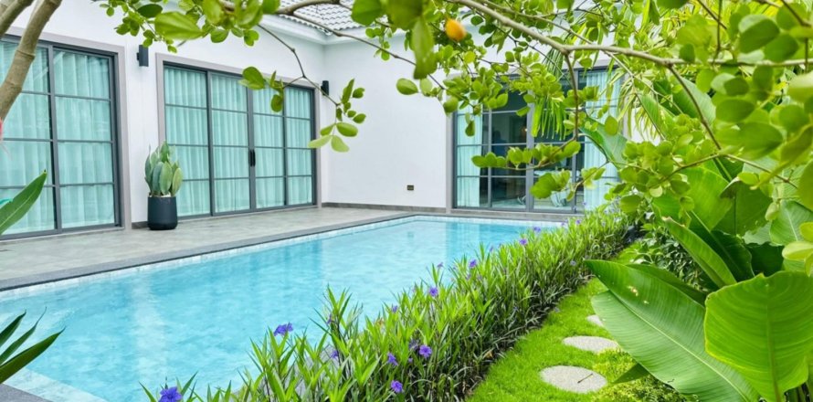 Casa de 3 dormitorios en Pattaya, Tailandia № 130101