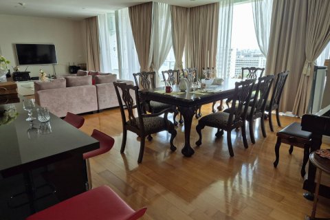 Condominio de 4 dormitorios en Bangkok, Tailandia № 124893 - foto 3