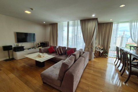 Condominio de 4 dormitorios en Bangkok, Tailandia № 124893 - foto 2