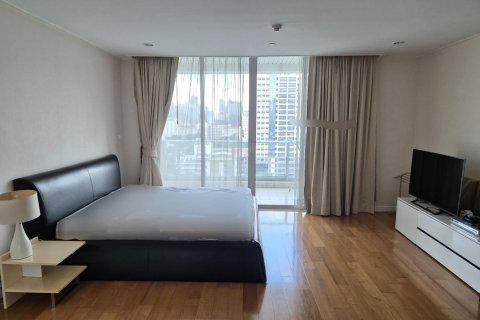 Condominio de 4 dormitorios en Bangkok, Tailandia № 124893 - foto 5