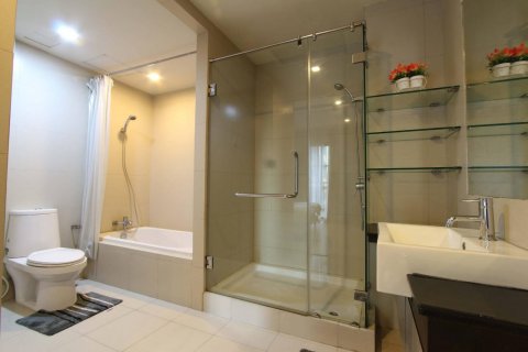 Condo in Bangkok, Thailand, 2 bedrooms № 143896 - photo 6